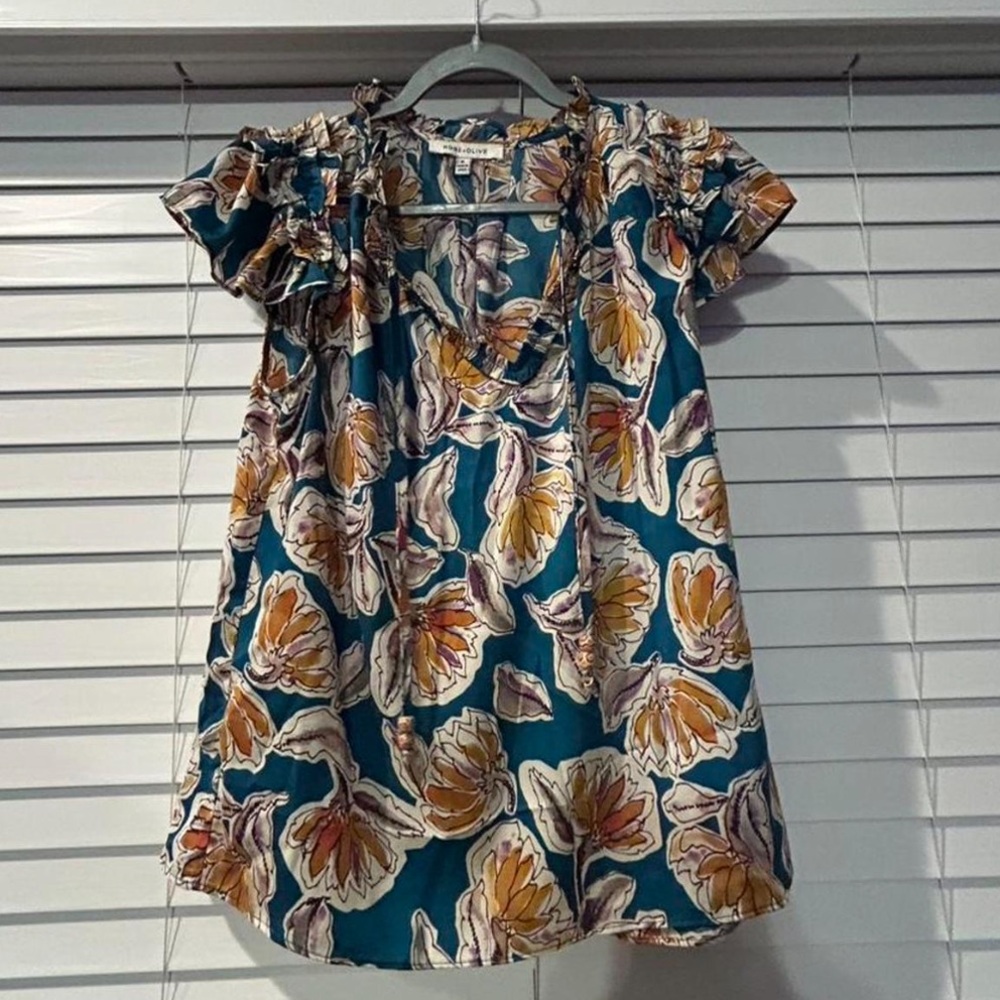 Floral Ruffle Sleeve Blouse